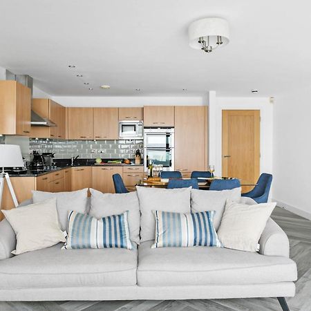 A7 Masts - Striking Beach Bolthole Apartment With Beautiful Sea Views Private Balcony & Parking Torquay Ngoại thất bức ảnh