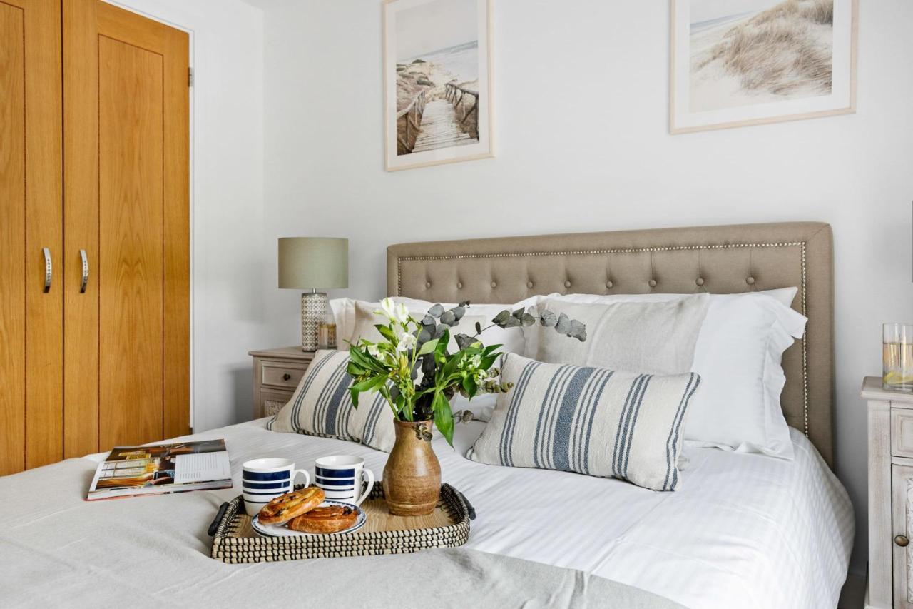 A7 Masts - Striking Beach Bolthole Apartment With Beautiful Sea Views Private Balcony & Parking Torquay Ngoại thất bức ảnh