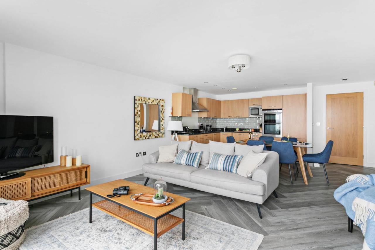A7 Masts - Striking Beach Bolthole Apartment With Beautiful Sea Views Private Balcony & Parking Torquay Ngoại thất bức ảnh