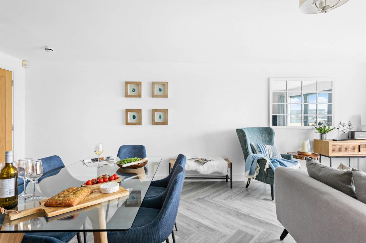 A7 Masts - Striking Beach Bolthole Apartment With Beautiful Sea Views Private Balcony & Parking Torquay Ngoại thất bức ảnh