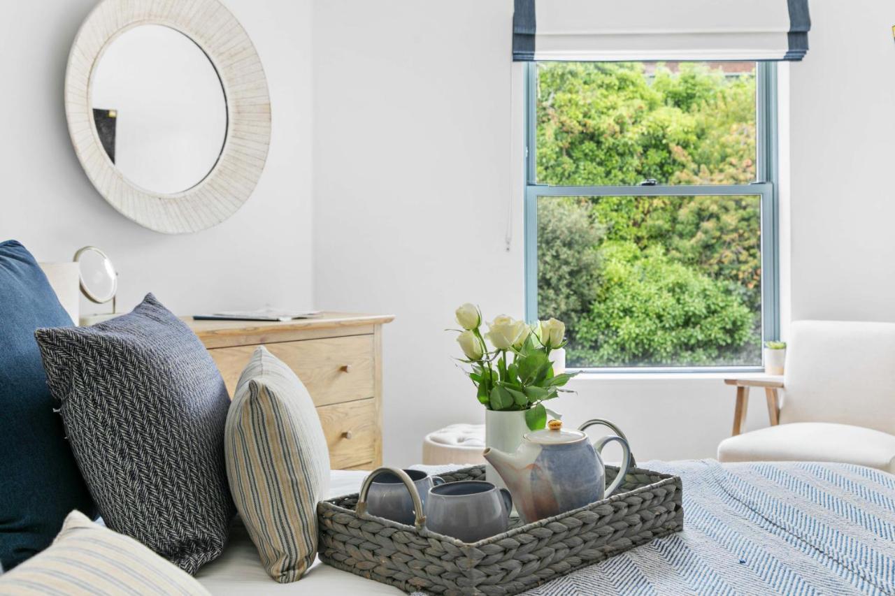 A7 Masts - Striking Beach Bolthole Apartment With Beautiful Sea Views Private Balcony & Parking Torquay Ngoại thất bức ảnh