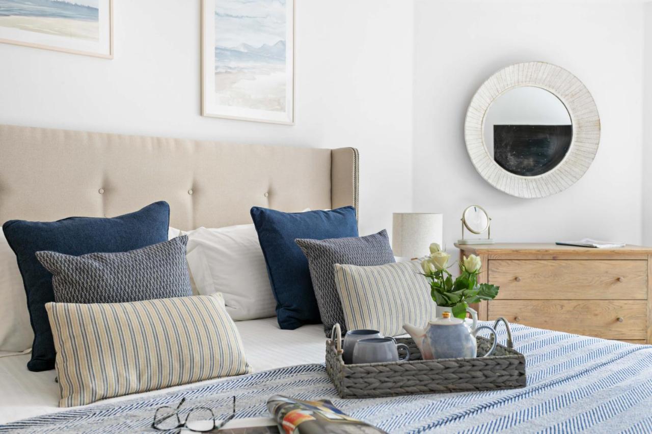 A7 Masts - Striking Beach Bolthole Apartment With Beautiful Sea Views Private Balcony & Parking Torquay Ngoại thất bức ảnh